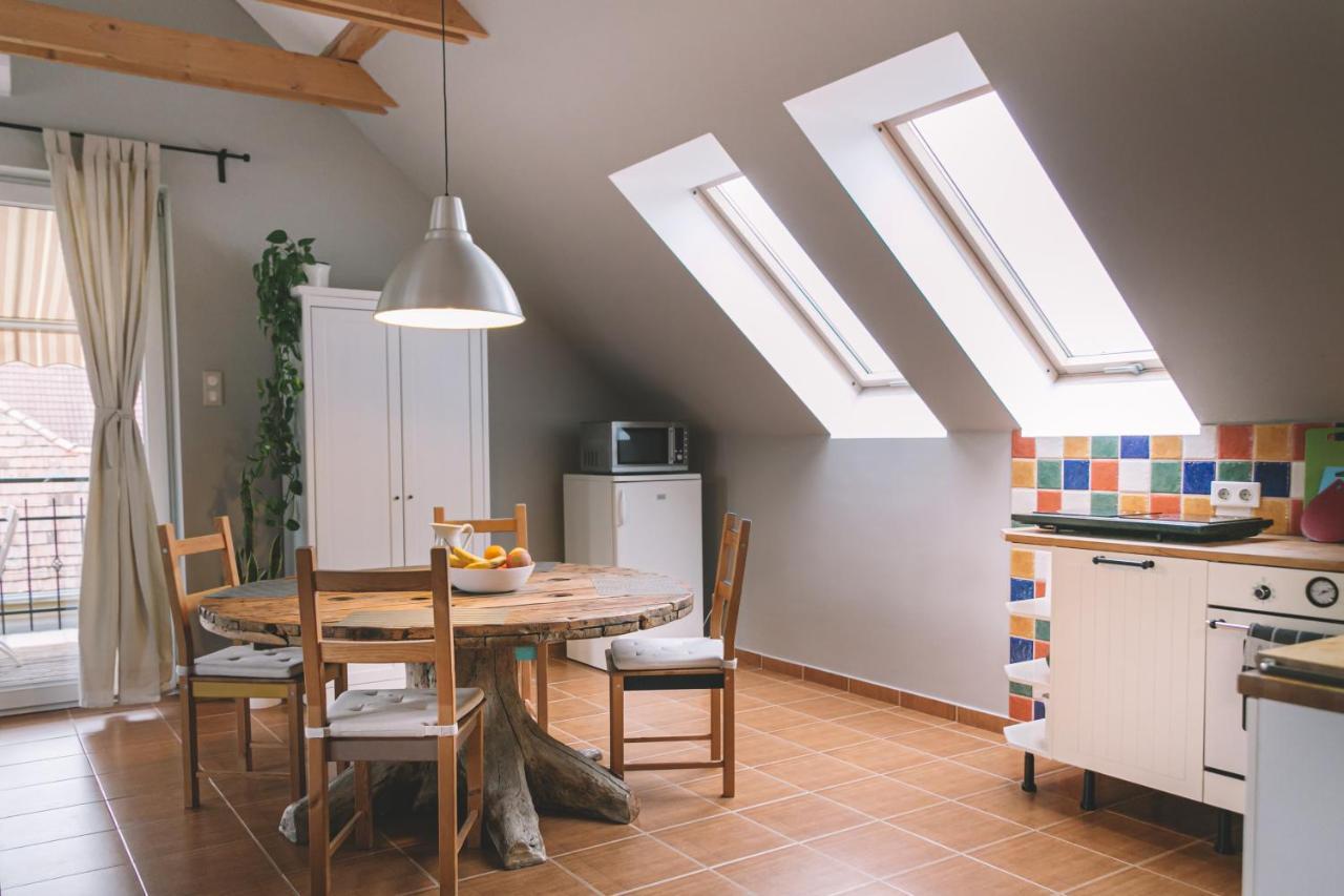 Pannonia Apartment Göd Exteriör bild